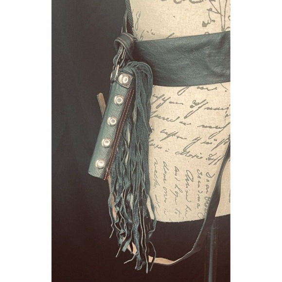 4 piece Black Leather & Metal, Bra Top, Garter, Whip and Chain, Silver Accents - Picture 11 of 17